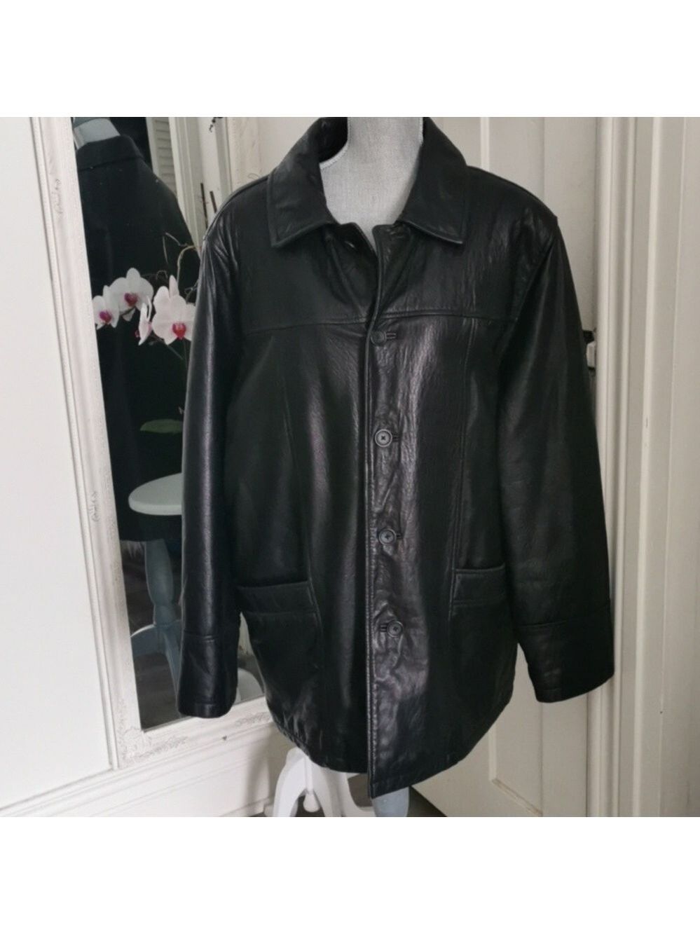 Mens genuine black leather Orvieto car coat with pockets. size XL. EUC vintage